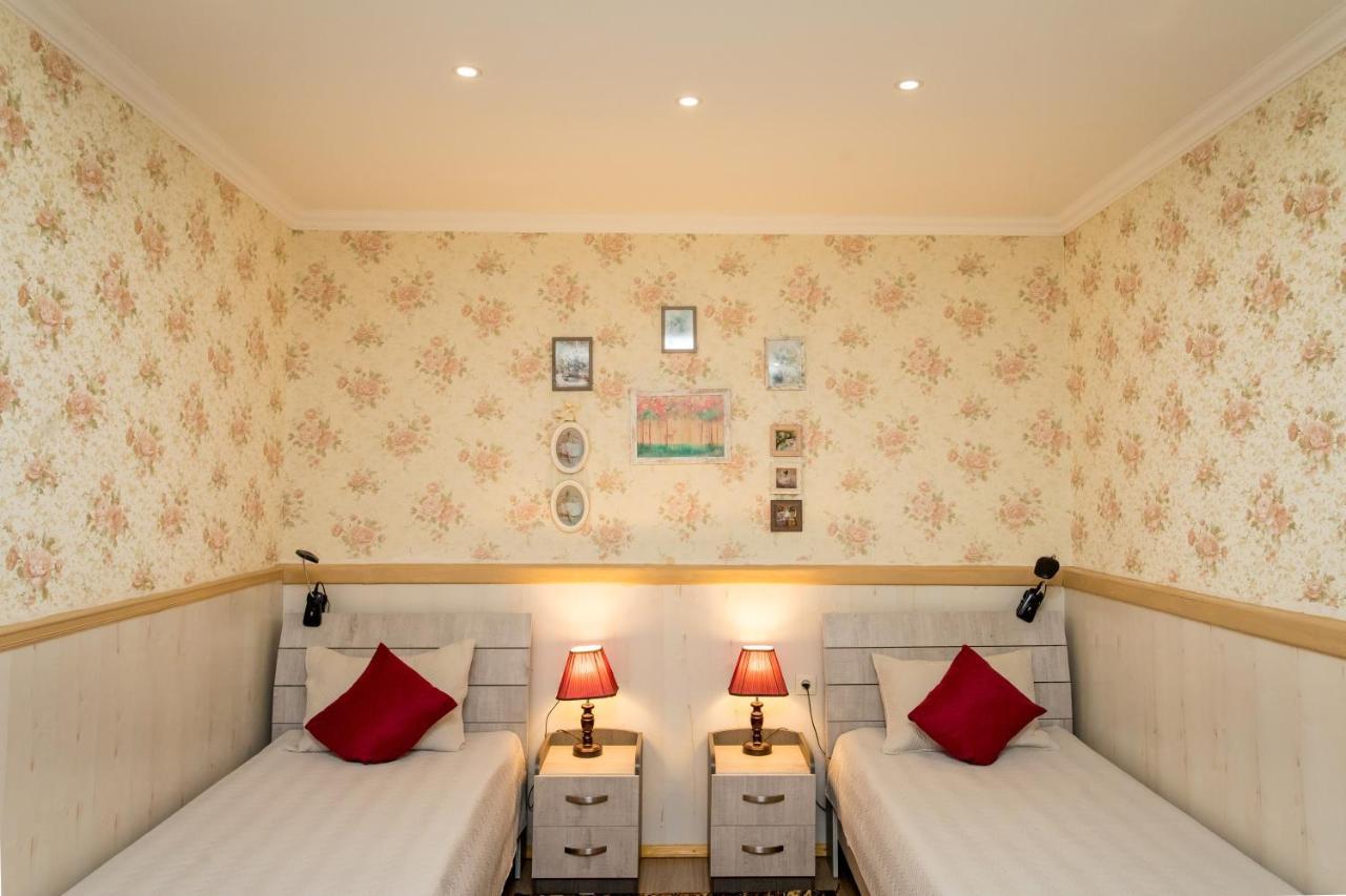 Lovely Apartment Tbilisi Esterno foto